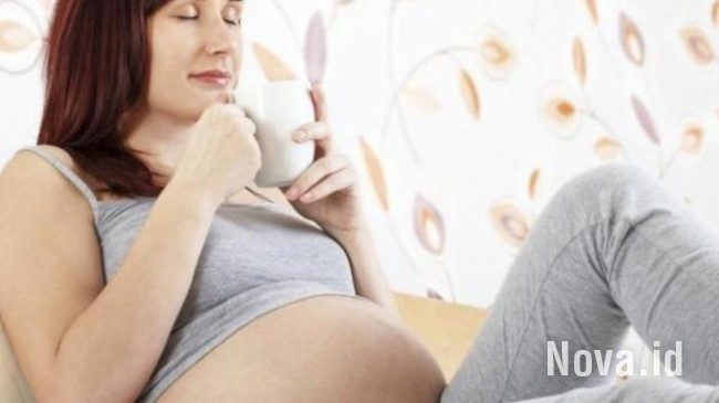 wanita-hamil-minum-kopi_20170315_165816.jpg