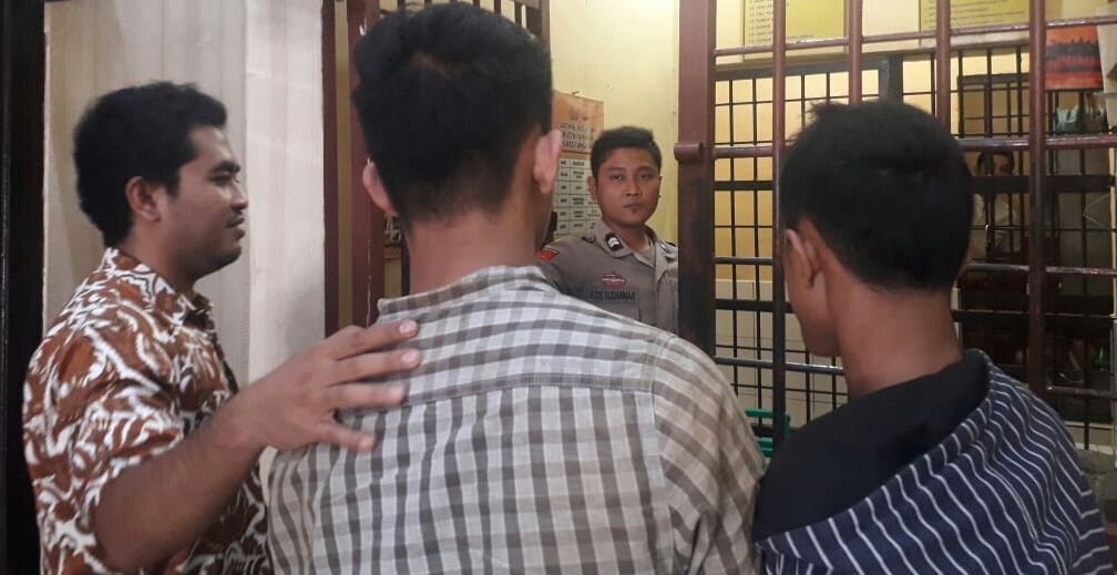 Warga Tanggamus Lupa Taruh HP di Motor saat Belanja, Raib Dibawa Kabur 2 Pencuri