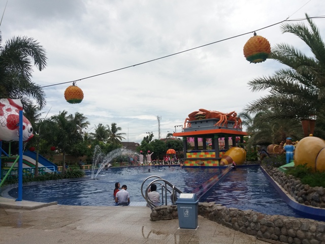 Khusus Siswa Berprestasi, Gratis Renang di Water Park Lampung Walk