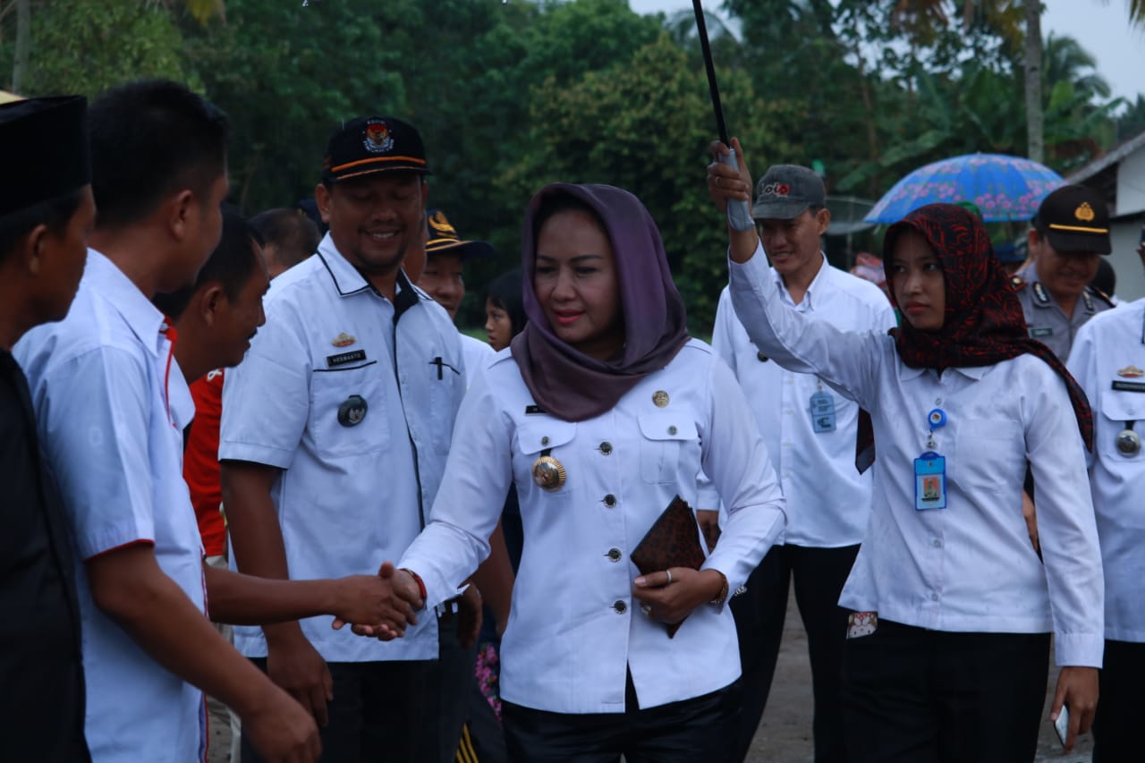 Siswi PAUD Sambut Kedatangan Winarti dengan Bacaan Puisi