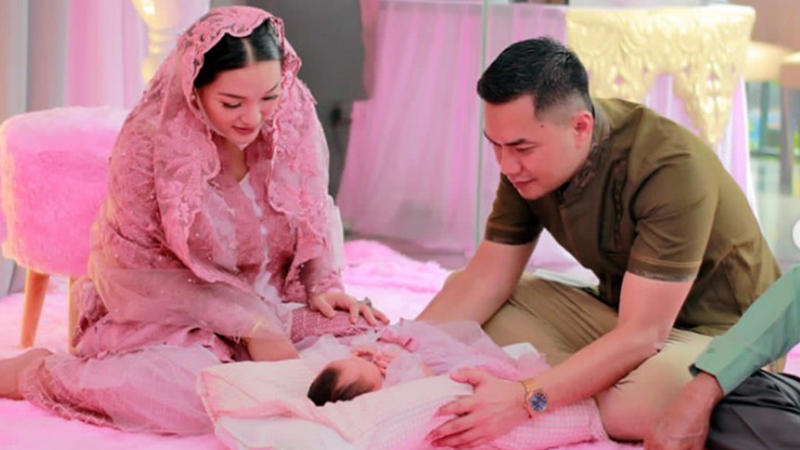 zaskia-gotik-dan-sirajuddin-mahmud-gelar-aqiqah-arsila-bungalia-sirkiani.jpg