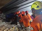 13-korban-runtuhnya-bangunan-Ponpes-di-Sdoarjo-tewas-103-selamat.jpg
