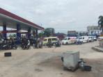 Antrean-kendaraan-di-SPBU-Lampung-Tengah-Rabu.jpg