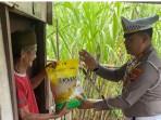 Satlantas Polres Way Kanan Berbagi Sembako di Umpu Semenguk, Jumat Berkah
