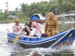 Bupati-Mesuji-Elfianah-tinjau-Kampung-Sejahtera.jpg