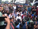 Demo-di-Lampung-Berlangsung-Damai-Pelajar-Acungi-Jempol.jpg