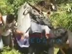 Diduga-Rem-Blong-Mobil-Rombongan-Besan-Terjun-ke-Jurang-di-Lampung-2-Tewas.jpg
