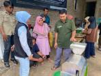 Dosen Itera Serahkan Mesin Pemeras Kemiri Kepada Petani Wono Harjo Pesawaran
