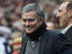 Hasil-Liga-Konferensi-Eropa-2021-22-Jose-Mourinho-Menangis-Usai-AS-Roma-Singkirkan-Leicester-City.jpg