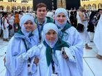 Indra-Bekti-Bahagia-Bisa-Umrah-Bareng-Istri-dan-Anak.jpg