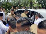 Jokowi-dan-Kaesang-Nebeng-Mobil-Wakil-Presiden-Usai-Hadiri-HUT-Gerindra.jpg