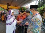 Kakanwil-Kemenag-Lampung-Puji-Raharjo-tengah-ditemani-Kabid.jpg