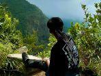 Keindahan-panorama-alam-di-atas-Gunung-Pesagi-Lampung-Barat.jpg