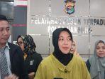 Ketua-PKB-Lampung-Chusnunia-Chalim-saat-di-wawancarai-di-Polda-Lampung.jpg