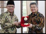 Ketum-PP-Muhammadiyah-Yakin-Mahfud-MD-Tegas-Terhadap-Al-Zaytun.jpg