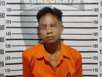 Pelaku-pembacokan-saat-diamankan-polisi-di-Mapolsek-Gadingrejo.jpg