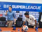 Pelatih-Bhayangkara-FC-Paul-Munster-saat-konferensi-pers.jpg