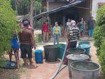 Pendistribusian-air-bersih-di-Panggung-Rejo-Mesuji.jpg