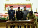 Pengesahan-Raperda-APBD-Tubaba-tahun-2024.jpg