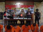 Polres-Lampung-Tengah-amankan-tujuh-tersangka-kasus-narkoba-dan-penyerangan.jpg