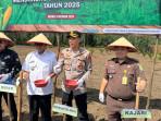 Polres-Mesuji-menanam-jagung-serentak-kuartal-ke-IV-568.jpg