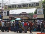 Ratusan-petani-datangi-Mapolres-Lampung-Tengah.jpg