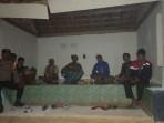 Bhabin Polsek Tanjung Raya Sambangi Poskamling Desa Mekar Jaya