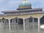 Salah-satu-masjid-di-Dente-Teladas-terdampak-banjir.jpg