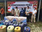 Satreskrim-Polres-Tulangbawang-mengamankan-pelaku-penimbun-BBM.jpg