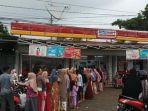 Viral-Puluhan-Emak-emak-Rela-Antri-3-Jam-Demi-Minyak-Goreng.jpg