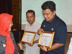 Wali-Kota-Bandar-Lampung-Eva-Dwiana-memberikan-ucapan-kepada-SMBR.jpg