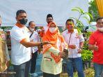 Yuni-Karnelis-dan-Aep-Saripudin.jpg