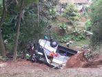 ada-balita-korban-kecelakaan-maut-bus-pariwisata-terjun-ke-jurang-selesai-dievakuasi.jpg