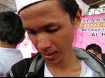 antonio-paulingga-warga-kaliawi-mendapatkan-hadiah-umrah-dari-jalan-sehat_20181021_145144.jpg