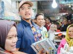 belanja-perlengkapan-bayi-di-Pasar-Panorama-Lembang-Kabupaten-Bandung.jpg