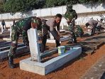 bersihkan-makam-pahlawan_20180807_113627.jpg