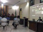 breaking-news-sidang-online-dugaan-suap-fee-proyek-lampura-tak-dihadiri-jpu-dan-terdakwa.jpg