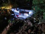 bus-peziarah-asal-subang-terjun-ke-jurang-tanjakan-cae.jpg