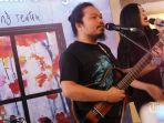 chord-gitar-dan-lirik-lagu-akad-dinyanyikan-payung-teduh-bila-nanti-saatnya-tlah-tiba.jpg