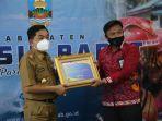 chrisna-terima-predikat-wtp-pesisir-barat.jpg