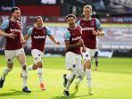 declan-rice-paling-kiri-dan-jesse-lingard-di-klub-west-ham.jpg