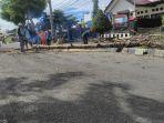 dlh-tebangi-pohon-lapuk-untuk-cegah-pohon-tumbang.jpg