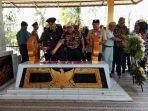 fkppi-lampung-ziarah-ke-makam-pahlawan-radin-inten-ii.jpg