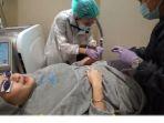 istri-sule-nathalie-holscher-hapus-tato-di-klinik.jpg