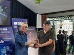 iwan-fals-di-acara-peluncuran-novel-air-mata-api.jpg
