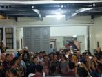 jokowi-di-rumah-calon-besan_20171014_182319.jpg