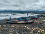 karena-gelombang-tinggi-nelayan-di-kabupaten-pesisir-barat-lampung-mengeluh-tidak-bisa-melaut.jpg