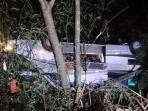 kecelakaan-maut-bus-pariwisata-terjun-jurang-1-korban-tewas-pemilik-po-bus.jpg