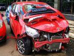 kondisi-mobil-proton-iswara-aeroback-yang-alamai-kecelakaan-hebat-di-malaysia.jpg
