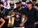 lebron-james-bawa-la-lakers-juara-nba-2020.jpg